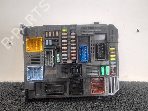 Used Fuse box PEUGEOT 3008 II SUV (MC_, MR_, MJ_, M4_) [2016-2025]  8311048