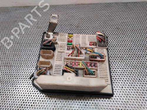 Used Fuse box Fuse box 1951410 1951410