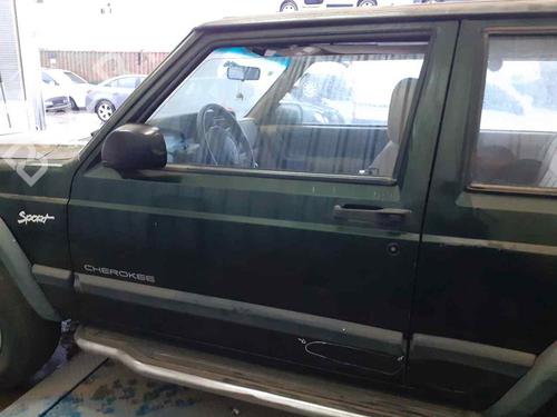 Used Left front door JEEP CHEROKEE (XJ) 2.5 TD 4x4 (116 hp) 31593077