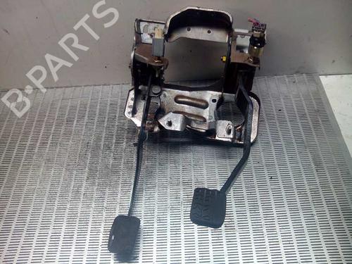 Clutch pedal KIA CARENS II MPV (FJ) 2.0 CRDi (113 hp) 8767722