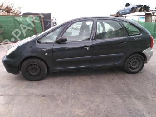 Left headlight CITROËN XSARA PICASSO (N68) 2.0 HDi | BP2592325C28 