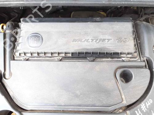 Used Air filter box FIAT 500L (351_, 352_) 1.3 D Multijet (199LXY1A, 199LXY11) (84 hp) 26004688