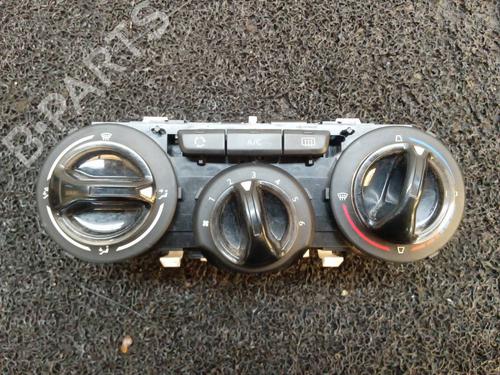 Used Climate control PEUGEOT 208 I (CA_, CC_) 1.2 VTI 82 (82 hp) 4722804
