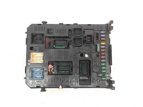 Used Fuse box Fuse box 17871272 17871272
