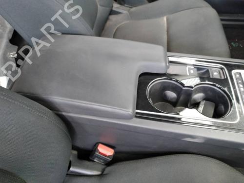 Used Armrest / Center console JAGUAR XE (X760) 2.0 D (180 hp) 8058144