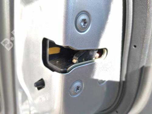 Used Rear right lock NISSAN X-TRAIL I (T30) [2001-2013]  11681494