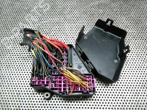 Used Fuse box Fuse box VW PASSAT B5.5 (3B3) 1.9 TDI (130 hp) 1028170 1028170