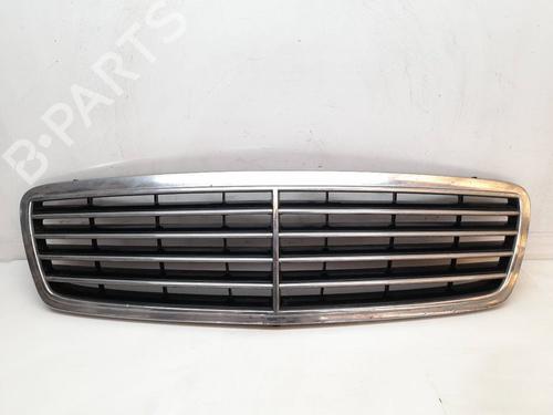 Used Grille MERCEDES-BENZ C-CLASS (W203) [2000-2007]  29413883