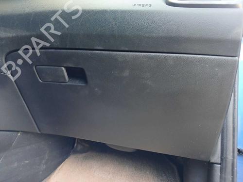 glove-box-kia-ceed-sportswagon-cd-2018-37757942 main image