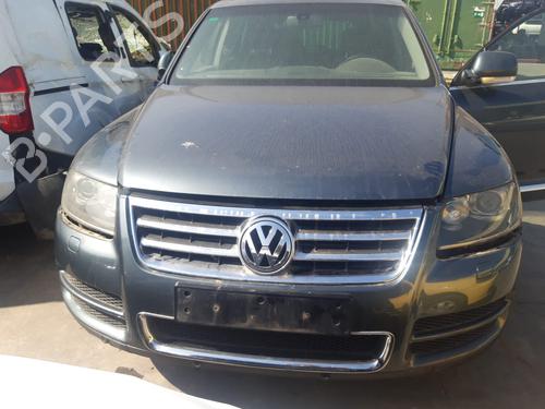 Verkleidung vorne rechts VW TOUAREG (7LA, 7L6, 7L7) 5.0 V10 TDI | BP9849904C59 