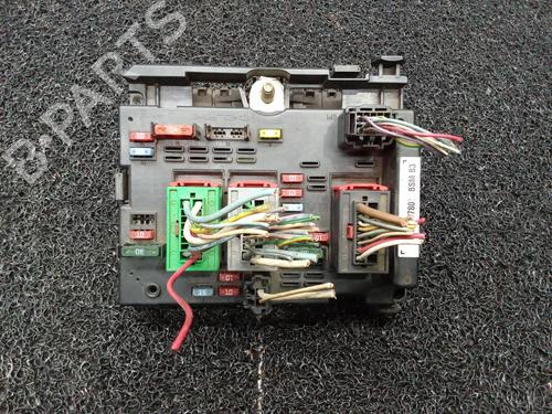 Used Fuse box PEUGEOT 307 Break (3E) 2.0 HDI 90 (90 hp) 8904693