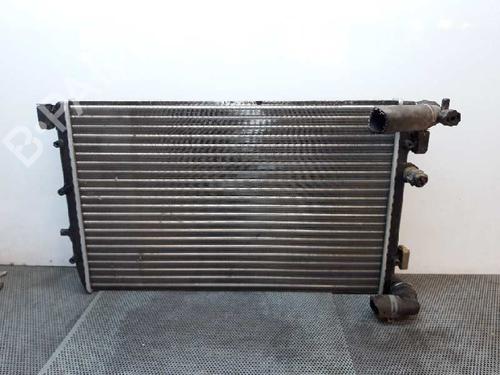 Used Water radiator Water radiator 4799440 4799440