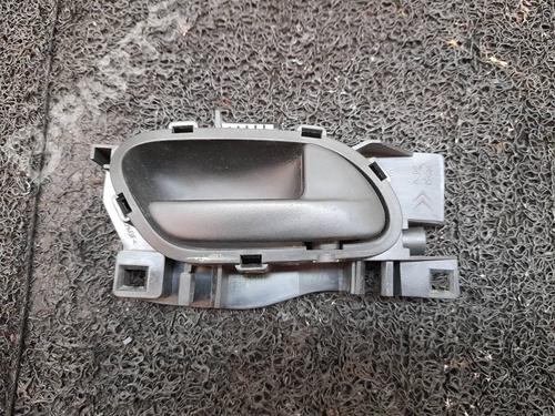 Used Front right interior door handle Front right interior door handle CITROËN BERLINGO Box Body/MPV (B9) 1.6 HDi 75 (75 hp) 8260831 8260831