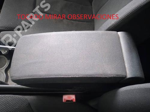 Used Armrest / Center console Armrest / Center console VW PASSAT B6 Variant (3C5) 2.0 TDI 16V (140 hp) 8333601 8333601