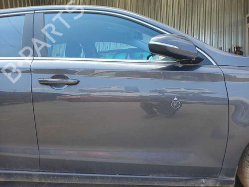 Used Right front door Right front door 37152195 37152195