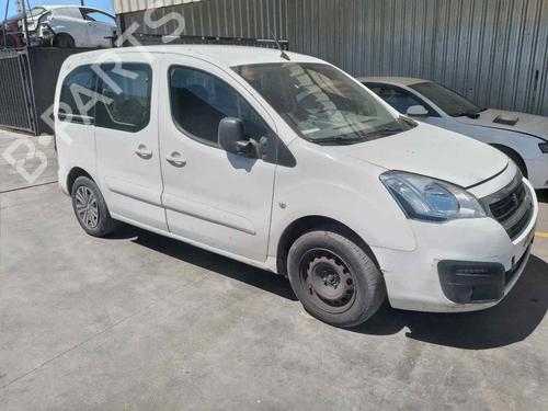 Left front fog light PEUGEOT PARTNER Box Body/MPV  | BP17991380C30  - Image 6