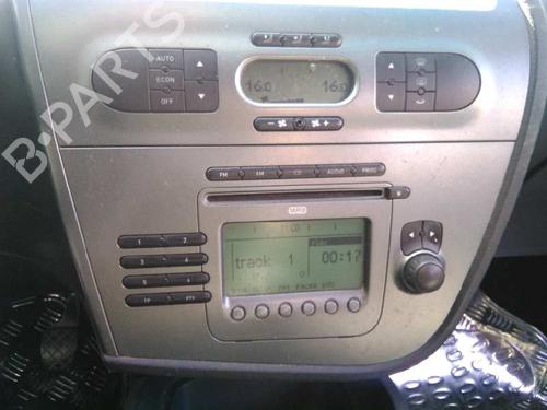 Fuse box SEAT LEON (1P1) 1.9 TDI | BP5655665E1 