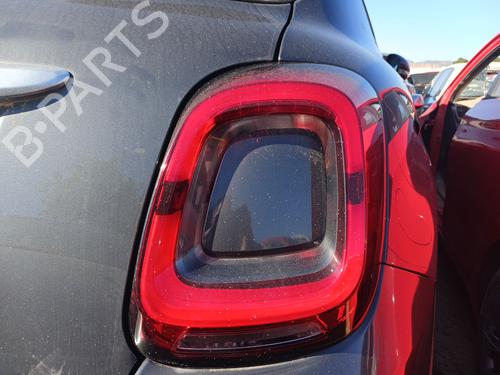 right-taillight-fiat-500x-334_-2014-35949221 main image