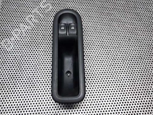 Used Left front window switch Left front window switch RENAULT TWINGO II (CN0_) [2007-2026] 5048223 5048223