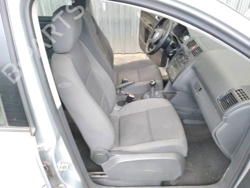 Used Right front seat VW TOURAN (1T1, 1T2) 1.9 TDI (100 hp) 11861997