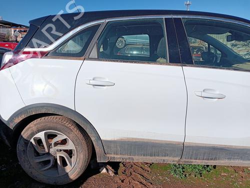 Dør høyre bak OPEL CROSSLAND X / CROSSLAND (P17, P2QO) 1.2 (75) (110 hp) 31828437