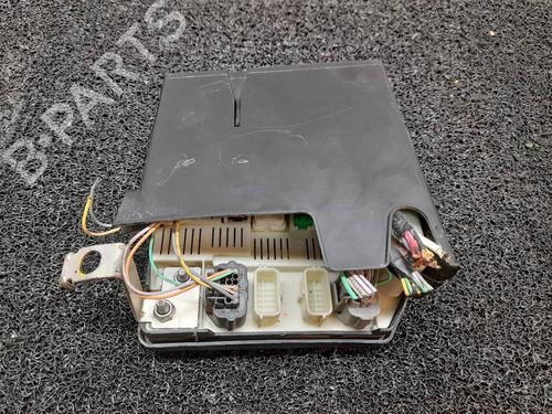 Used Fuse box Fuse box 7046281 7046281