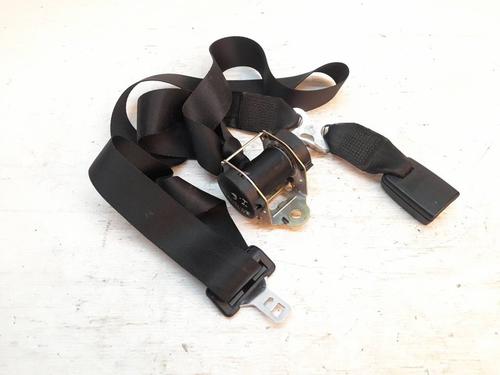 Used Rear center seatbelt FORD FIESTA V (JH_, JD_) 1.4 TDCi (68 hp) 29010183