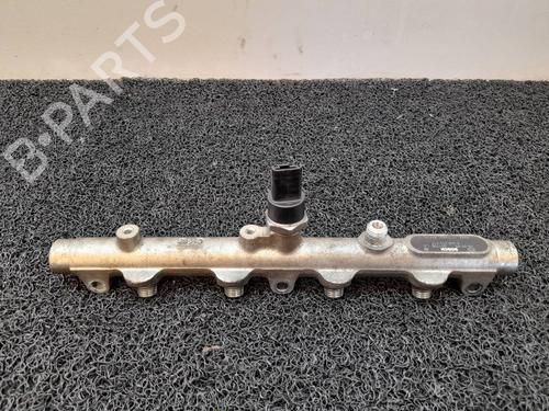Used Injection rail Injection rail 7254526 7254526