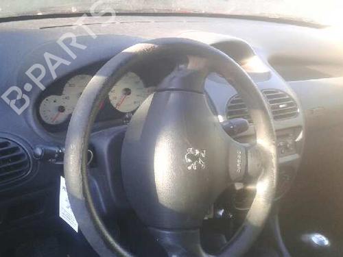 Fuse box PEUGEOT 206 Hatchback (2A/C) 1.4 HDi eco 70 | BP881690E1 