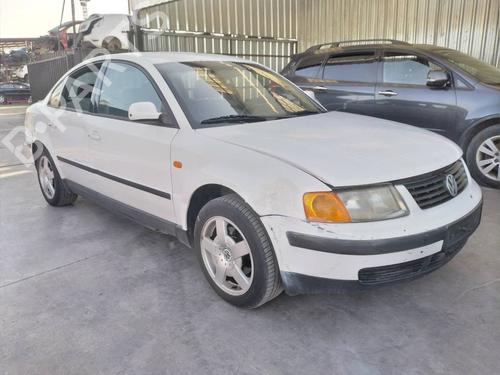 Left mirror VW PASSAT B5 (3B2) 1.9 TDI | BP10374471C26 