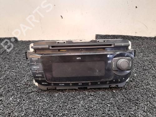 Used Radio SEAT IBIZA IV ST (6J8, 6P8) 1.6 TDI (105 hp) 8211616
