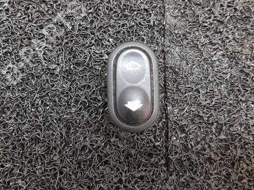 Used Left front window switch Left front window switch 6779239 6779239