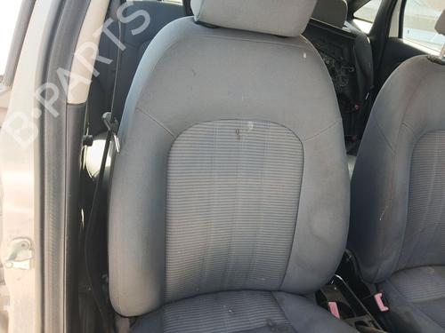 right-front-seat-fiat-linea-323_-110_-2006-34189400 main image