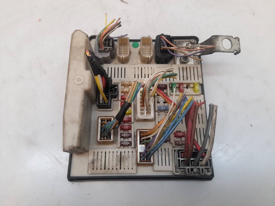 Fuse box RENAULT GRAND SCÉNIC II (JM0/1_) 1.5 dCi (JM1E) 12455219