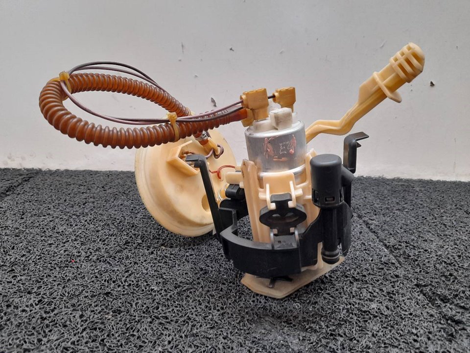 Fuel pump BMW 5 (E39) 520 i 9079011 | B-Parts