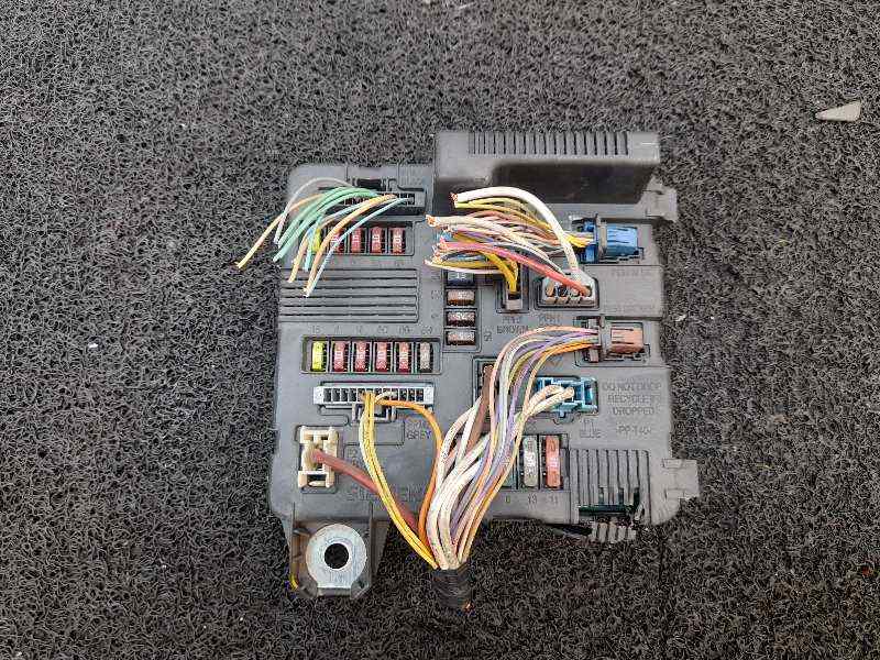 sicherungskasten renault megane ii estate km0 1 1 9 dci kmrg km1g km0g km2c 8200306033b a118399300k b parts
