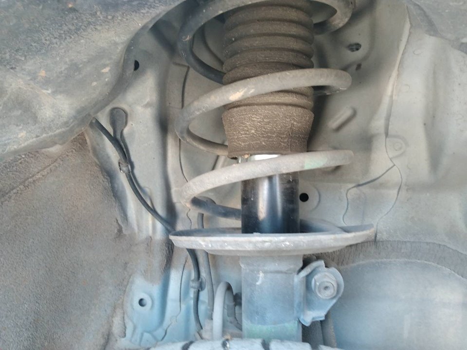 Right front shock absorber TOYOTA YARIS (_P9_) 1.4 D4D (NLP90