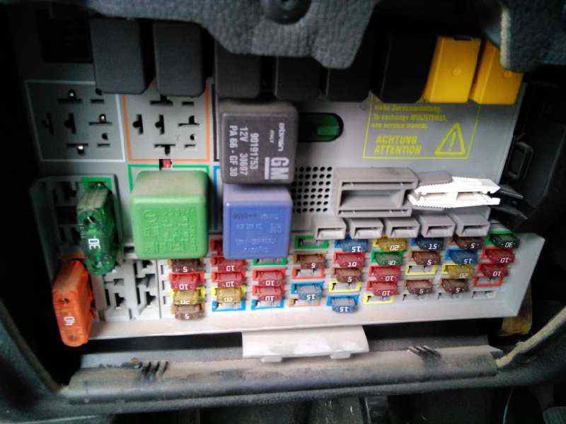 Fuse Box Opel Zafira A Mpv T98 2 0 Dti 16v F75 B Parts