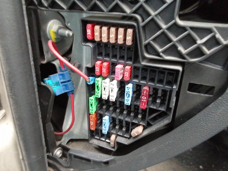 Caja reles / fusibles SKODA OCTAVIA II (1Z3) 1.9 TDI 7056234 BParts