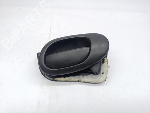 Højre fortil invendig håndtag PEUGEOT 206 Hatchback (2A/C) 1.1 i (60 hp) 30645311