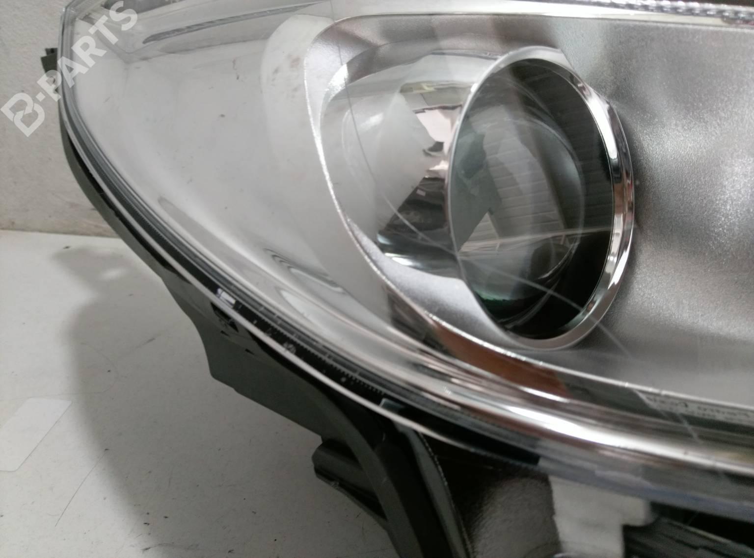 Right Headlight PEUGEOT 2008 (CU_) 1.2 VTi 9815403080 BParts