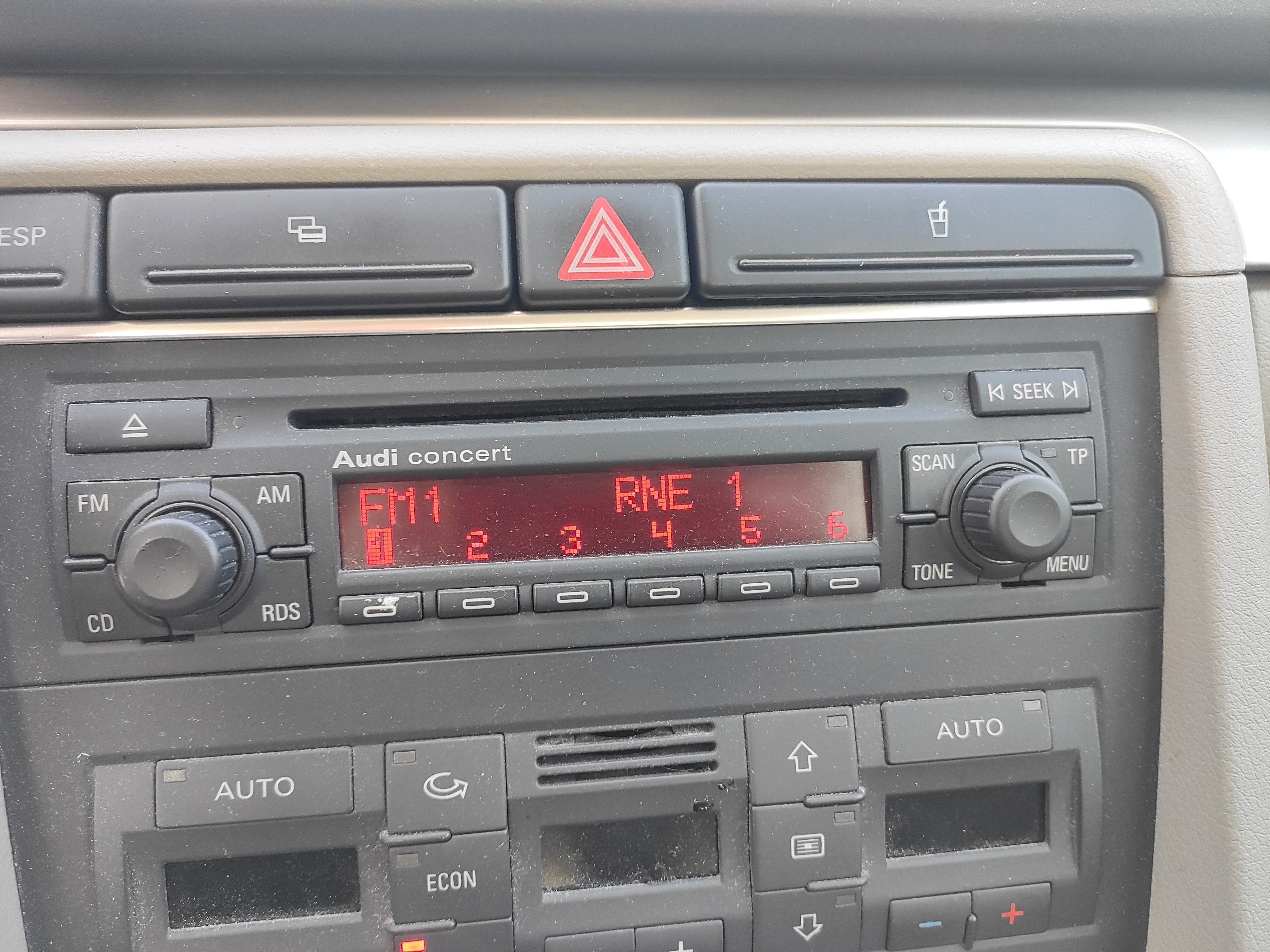 Audi A4 B7 Radio
