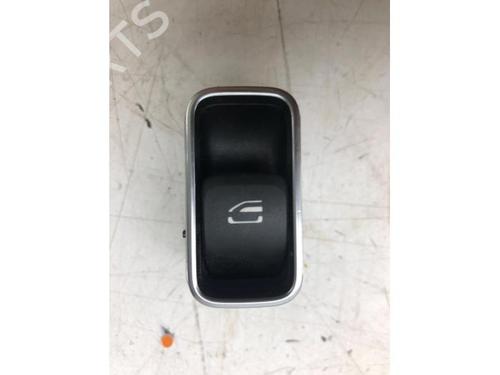 Used Switch MERCEDES-BENZ GLB (X247) GLB 200 d (247.612) (150 hp) 16754398