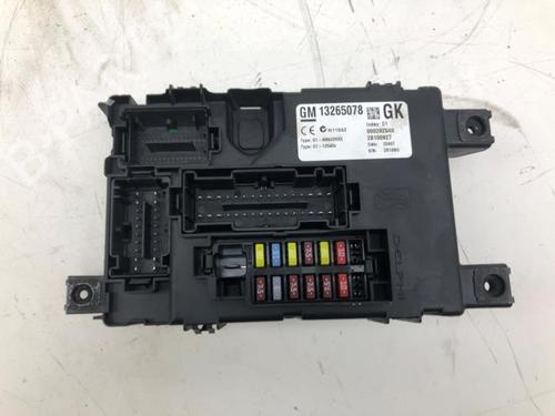 Used Fuse box OPEL CORSA D (S07) 1.2 (L08, L68) (80 hp) 31319236