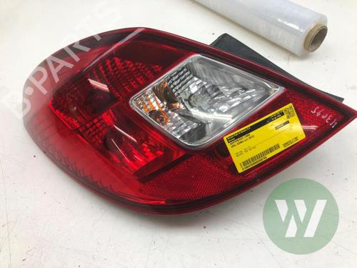 Venstre baglygte Venstre baglygte OPEL CORSA D (S07) 1.3 CDTI (L08, L68) (75 hp) 33971939 33971939