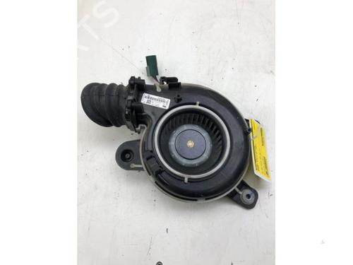 Used Heater blower motor Heater blower motor RENAULT CLIO V (B7_) 1.6 E-TECH 145 (B7MU) (143 hp) 39913211 39913211