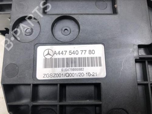 Fuse box MERCEDES-BENZ EQV (W447) EQV 300 (447.813, 447.815) | BP24471531E1