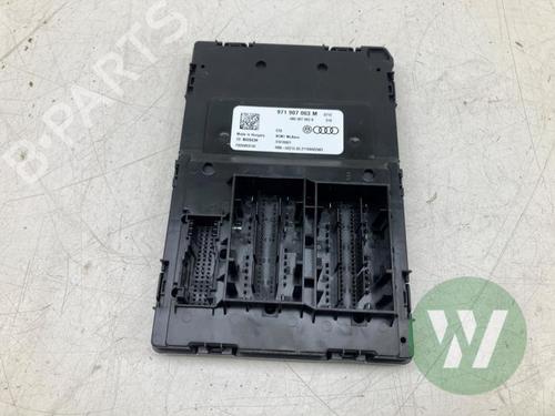 Used Electronic module Electronic module PORSCHE TAYCAN (Y1A) 4S Performance Battery Plus (Y1ADB1) (571 hp) 39914836 39914836