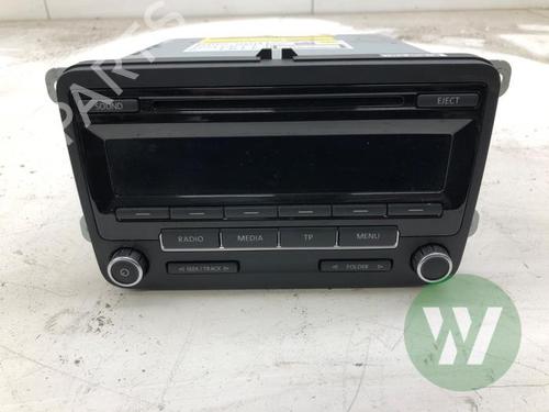 Radio VW TOURAN (1T3) 1.6 TDI (105 hp) 31345516