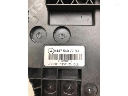Fuse box MERCEDES-BENZ EQV (W447) EQV 300 (447.813, 447.815) | BP11957560E1